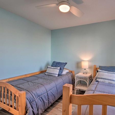 Ocean-View Condo With Deck, Steps To Carolina Beach! מראה חיצוני תמונה